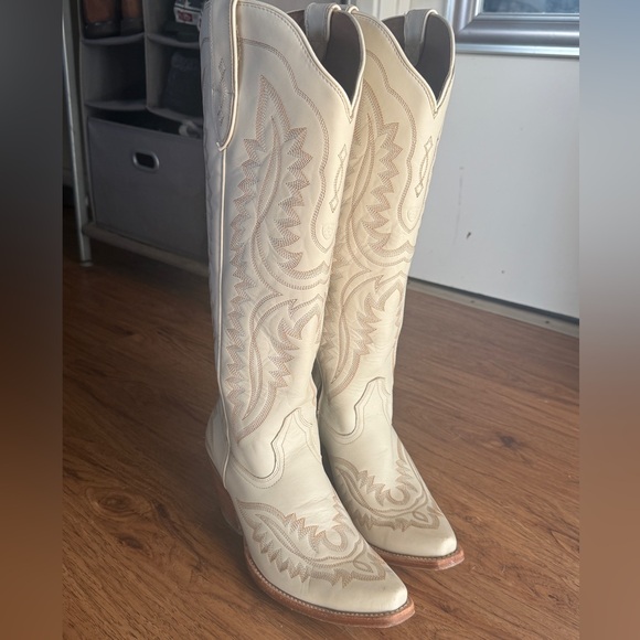 Ariat Casanova Embroidered Western Boots - Picture 3 of 5